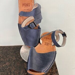 Pons Women's Blue Leather Sandals